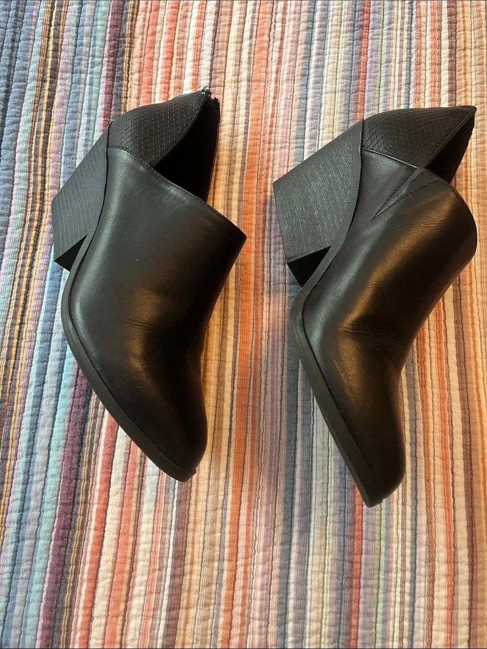 CL by Laundry womens size 9 black wedge shoes with zip heel